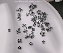 Load image into Gallery viewer, 10pcs Set Nail art Retro Kroos Alloy Nail Charms

