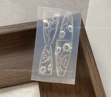 Load image into Gallery viewer, Tulip Flower Nail Art Mold- AM166
